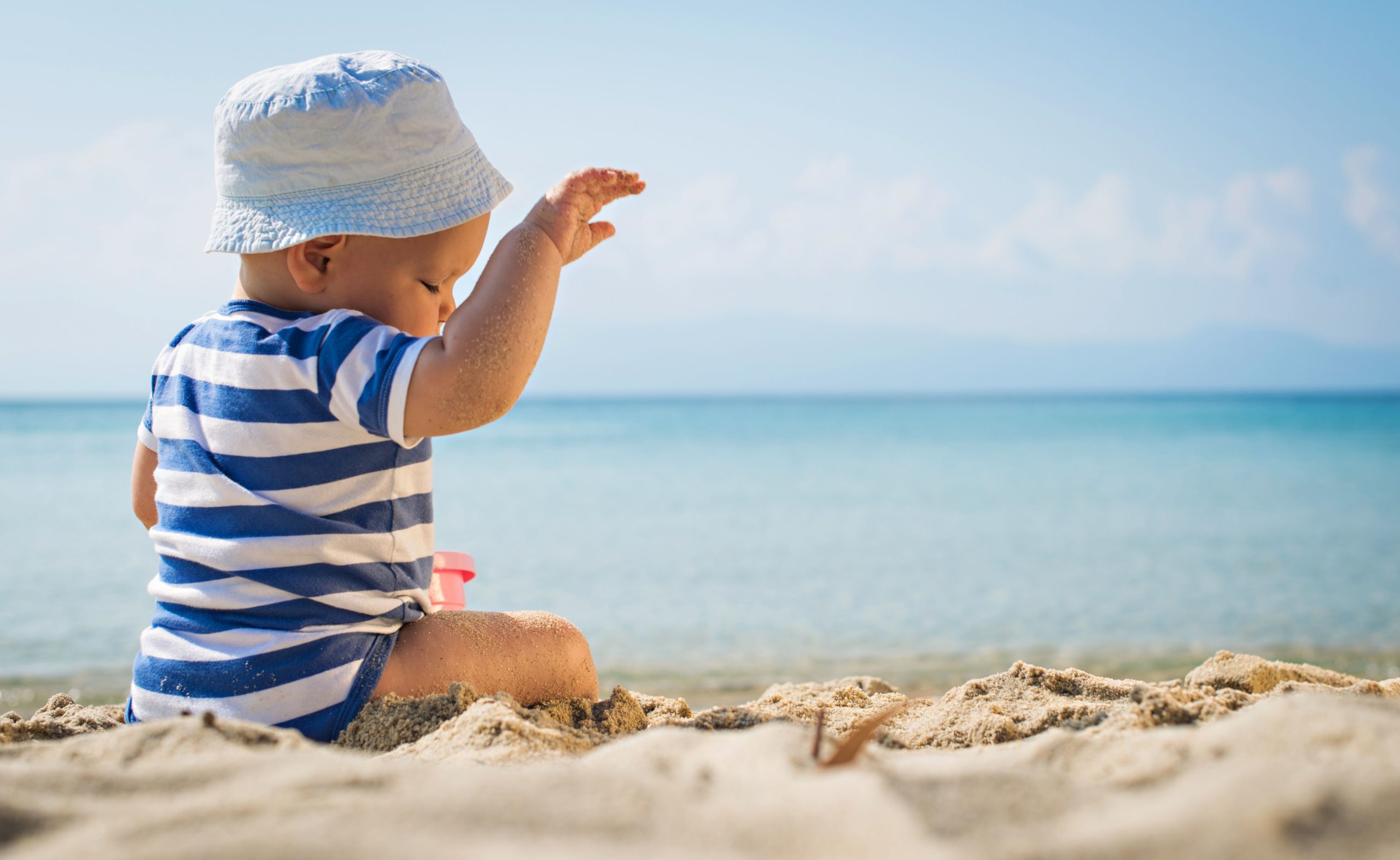 How to Choose the Right Sunscreen for Your Baby - Curl Up® Kids